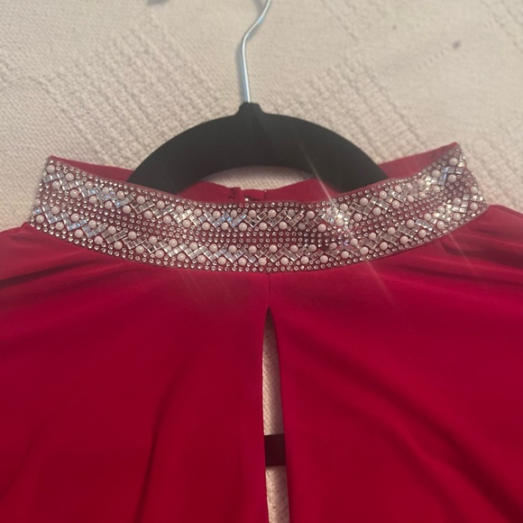 Perception concept, size XL, RED with “diamond” neck detail. - Picture 1 of 5